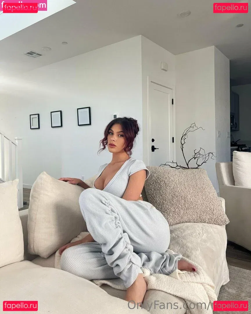 mikahl Onlyfans Photo Gallery 