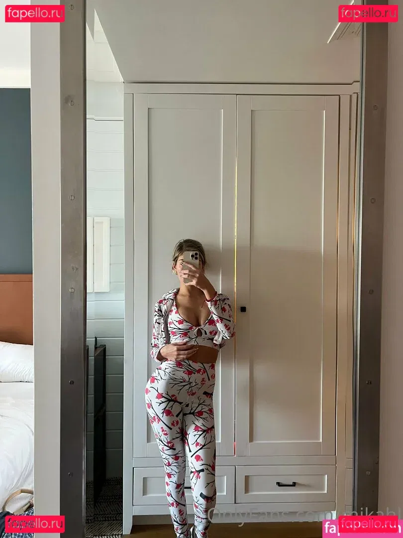 mikahl Onlyfans Photo Gallery 