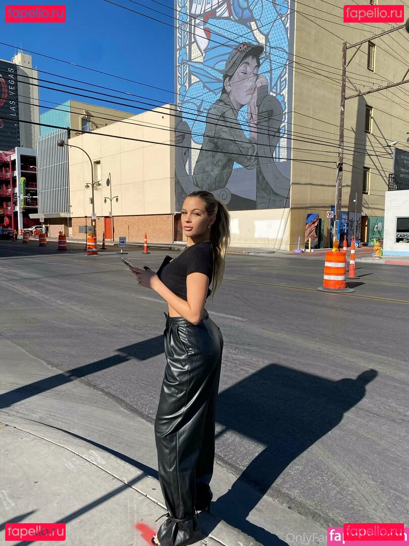 mikahl Onlyfans Photo Gallery 