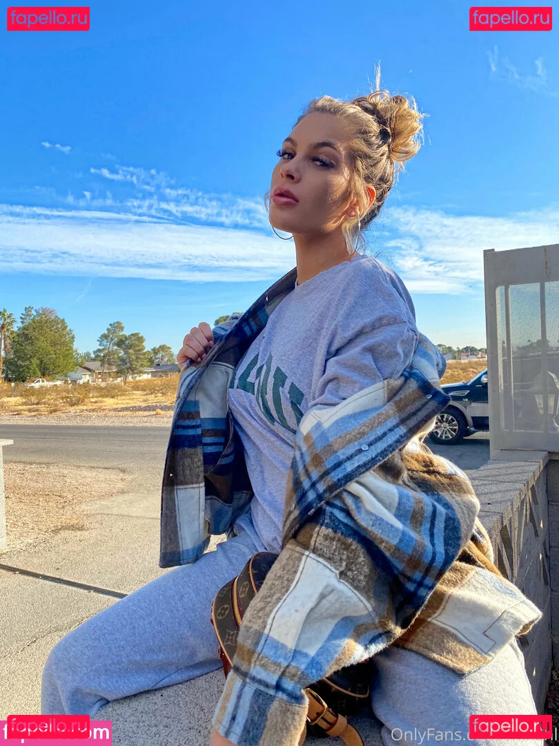 mikahl Onlyfans Photo Gallery 