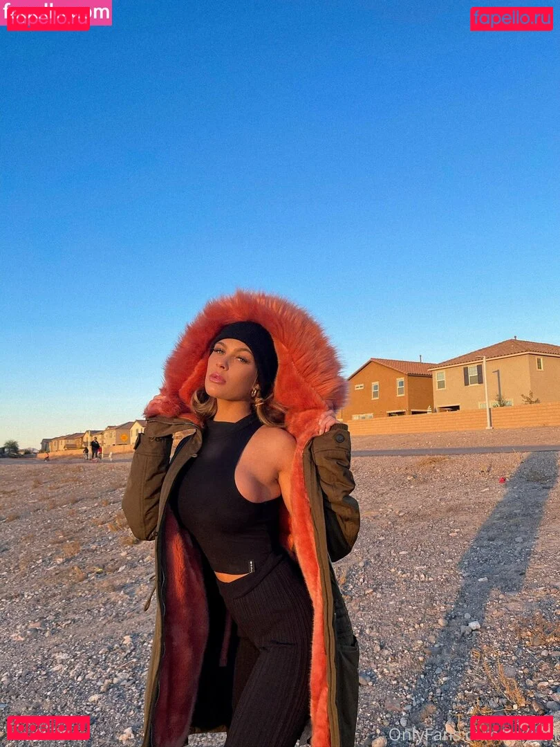 mikahl Onlyfans Photo Gallery 