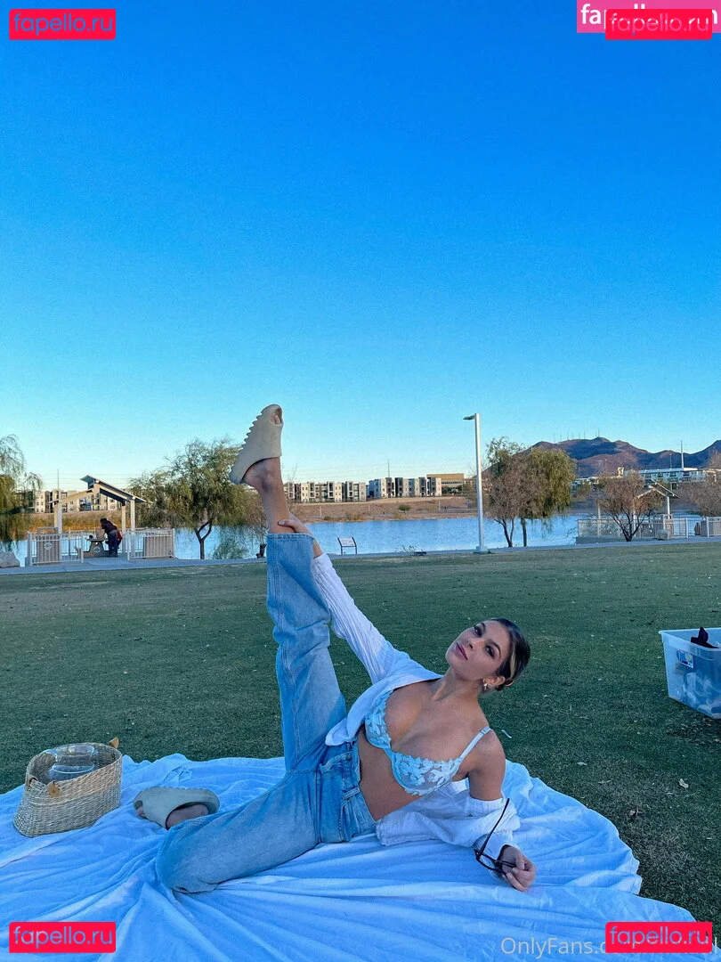 mikahl Onlyfans Photo Gallery 