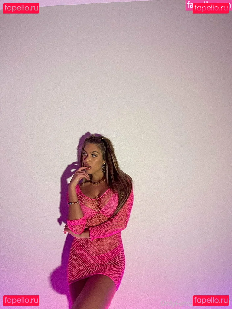 mikahl Onlyfans Photo Gallery 