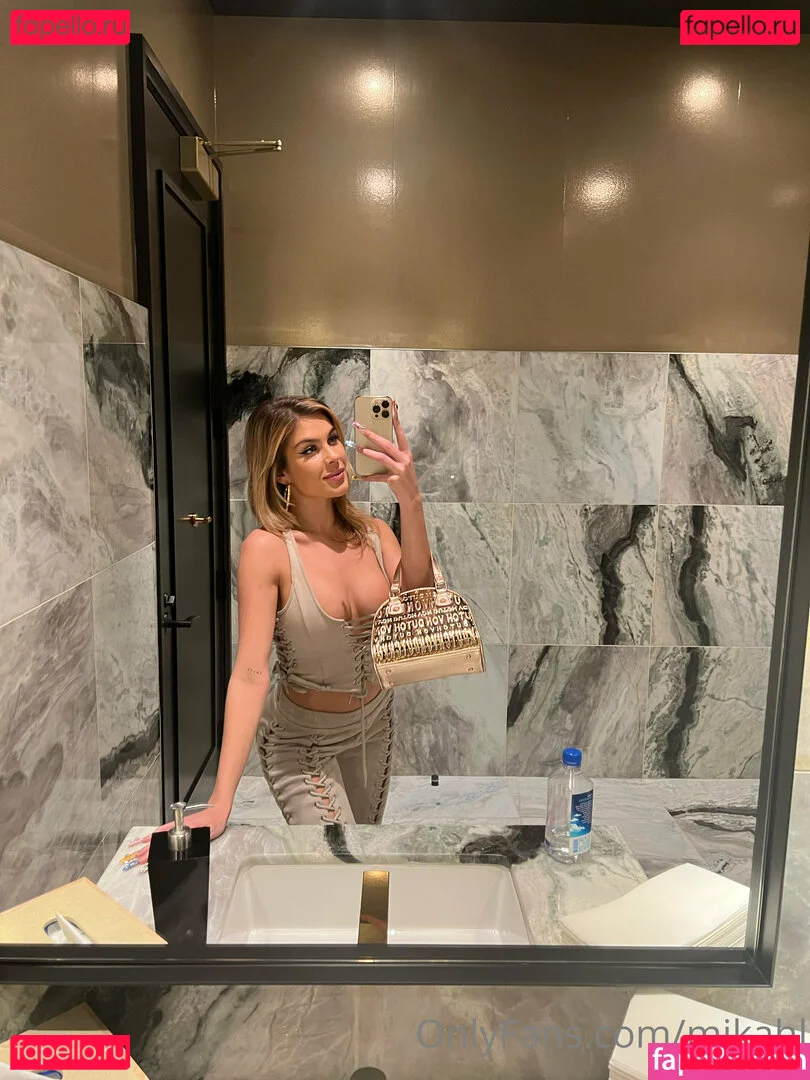 mikahl Onlyfans Photo Gallery 