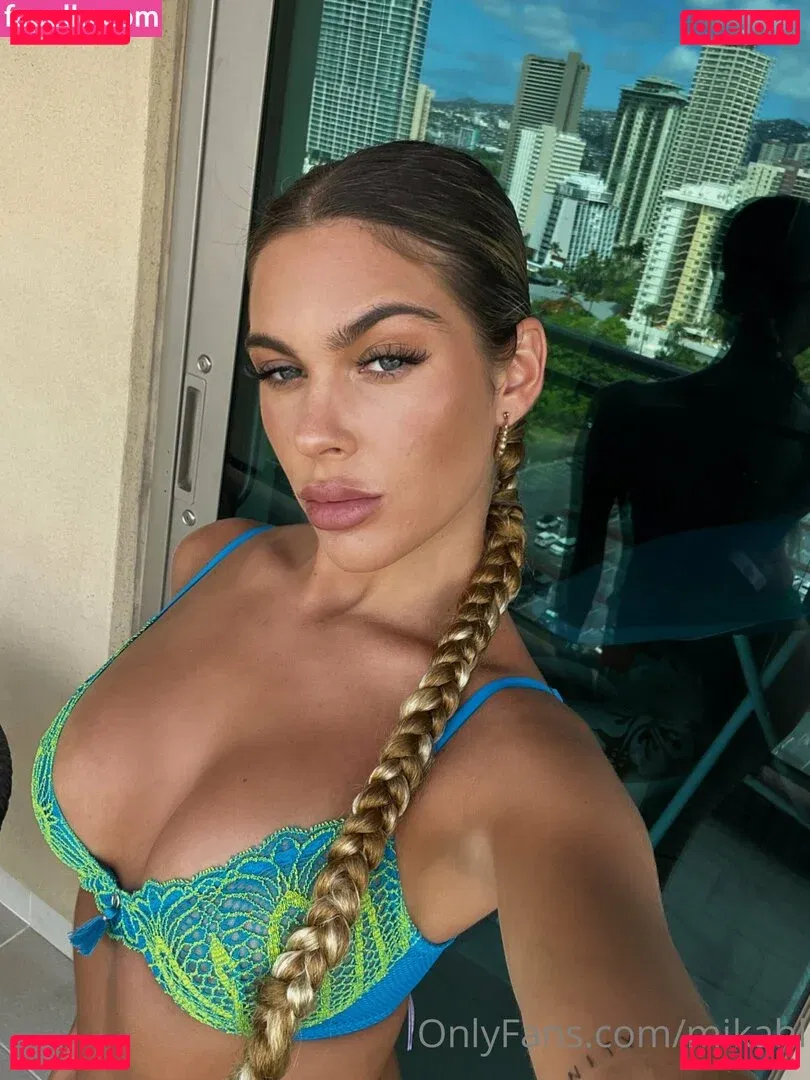 mikahl Onlyfans Photo Gallery 