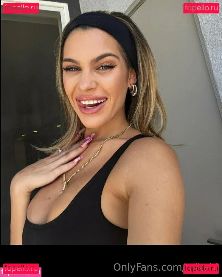 mikahl Onlyfans Photo Gallery 