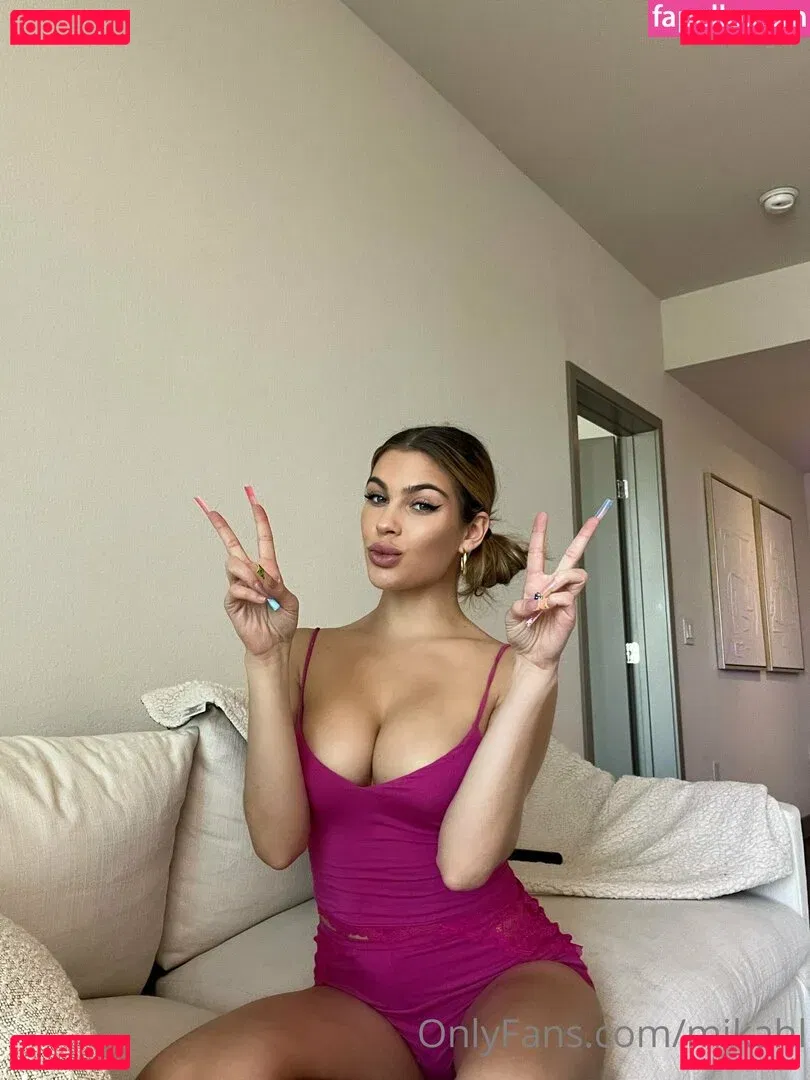 mikahl Onlyfans Photo Gallery 