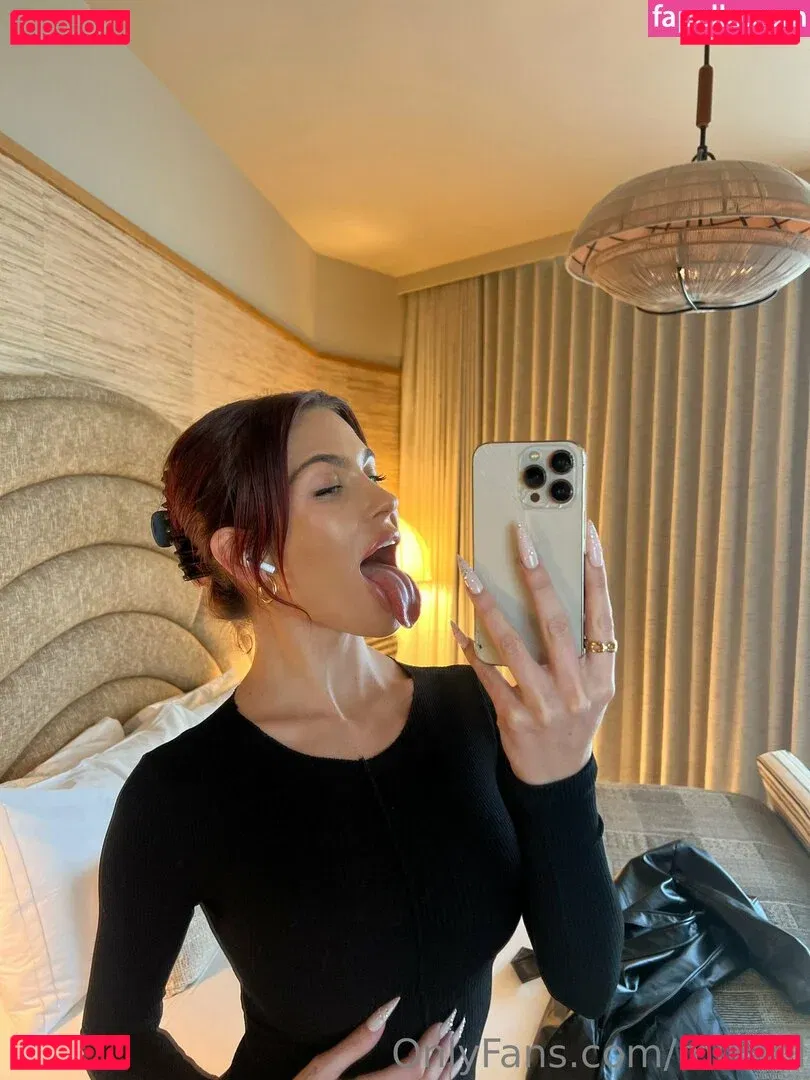 mikahl Onlyfans Photo Gallery 