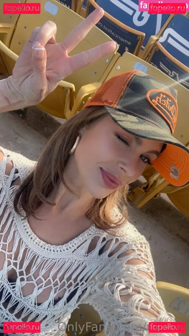 mikahl Onlyfans Photo Gallery 