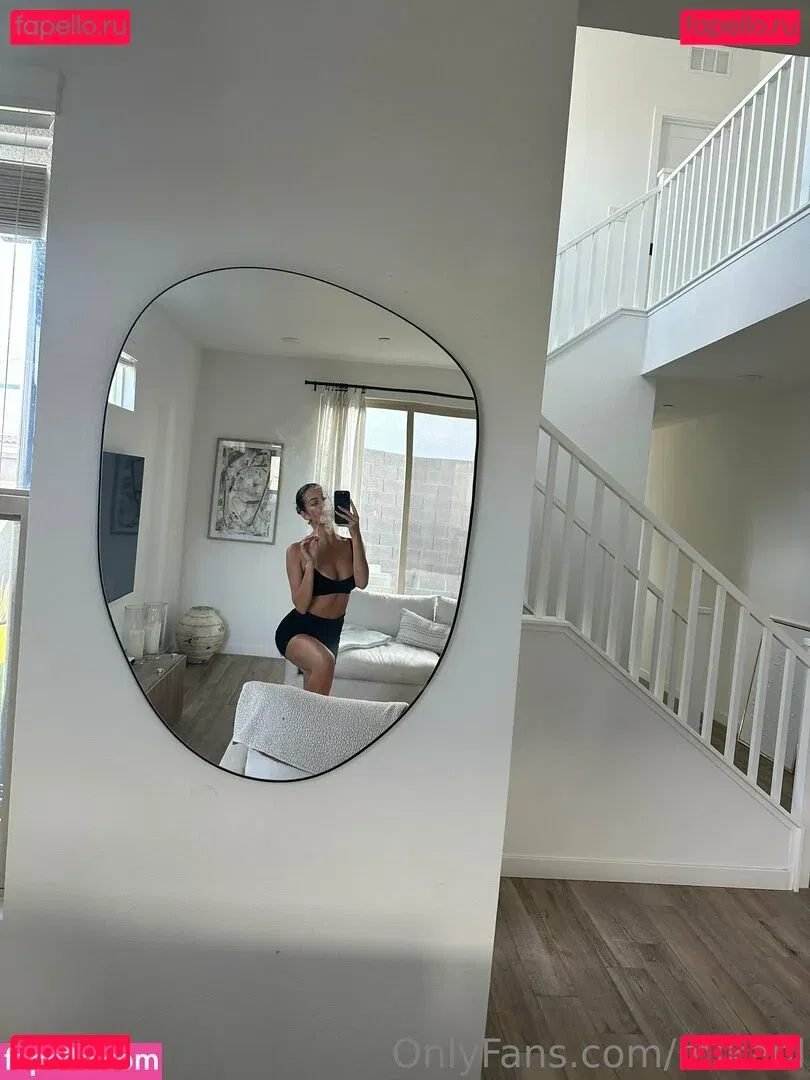 mikahl Onlyfans Photo Gallery 