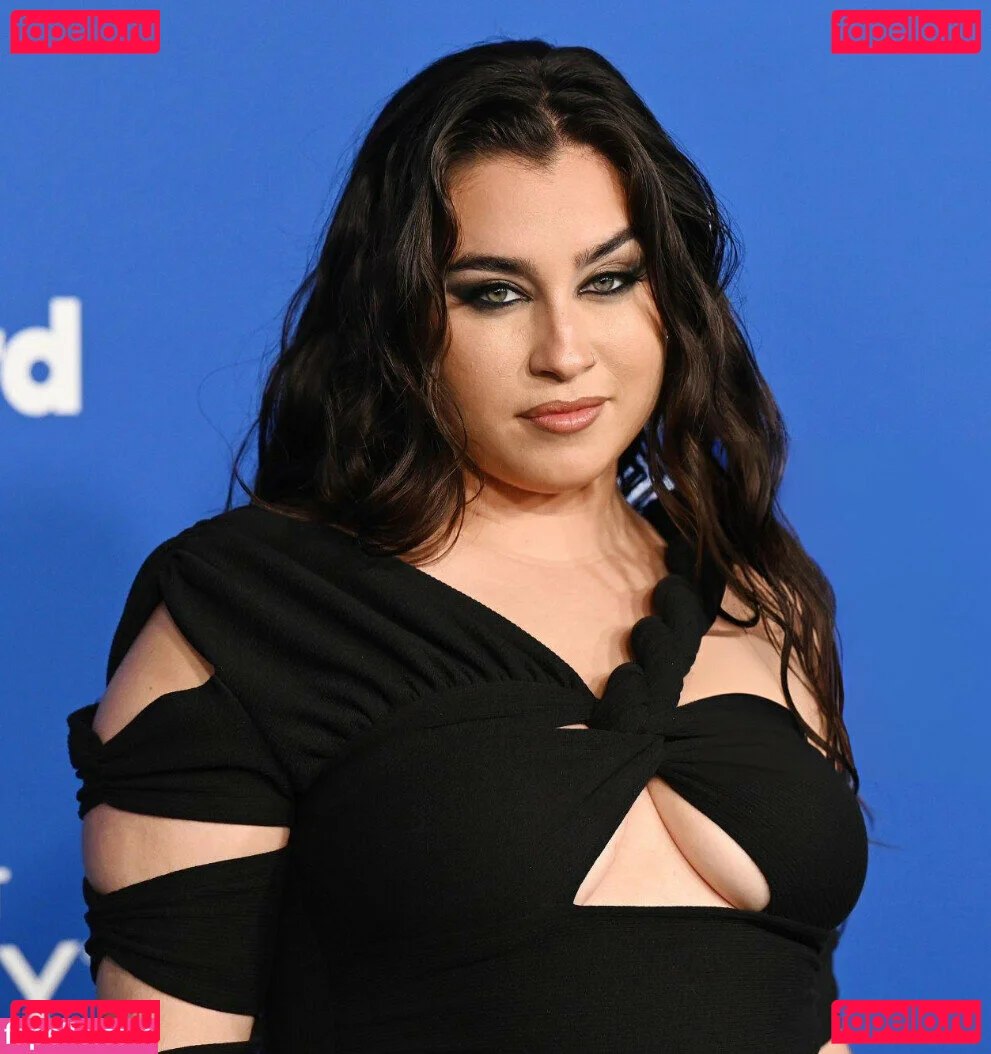 Lauren Jauregui Onlyfans Photo Gallery 