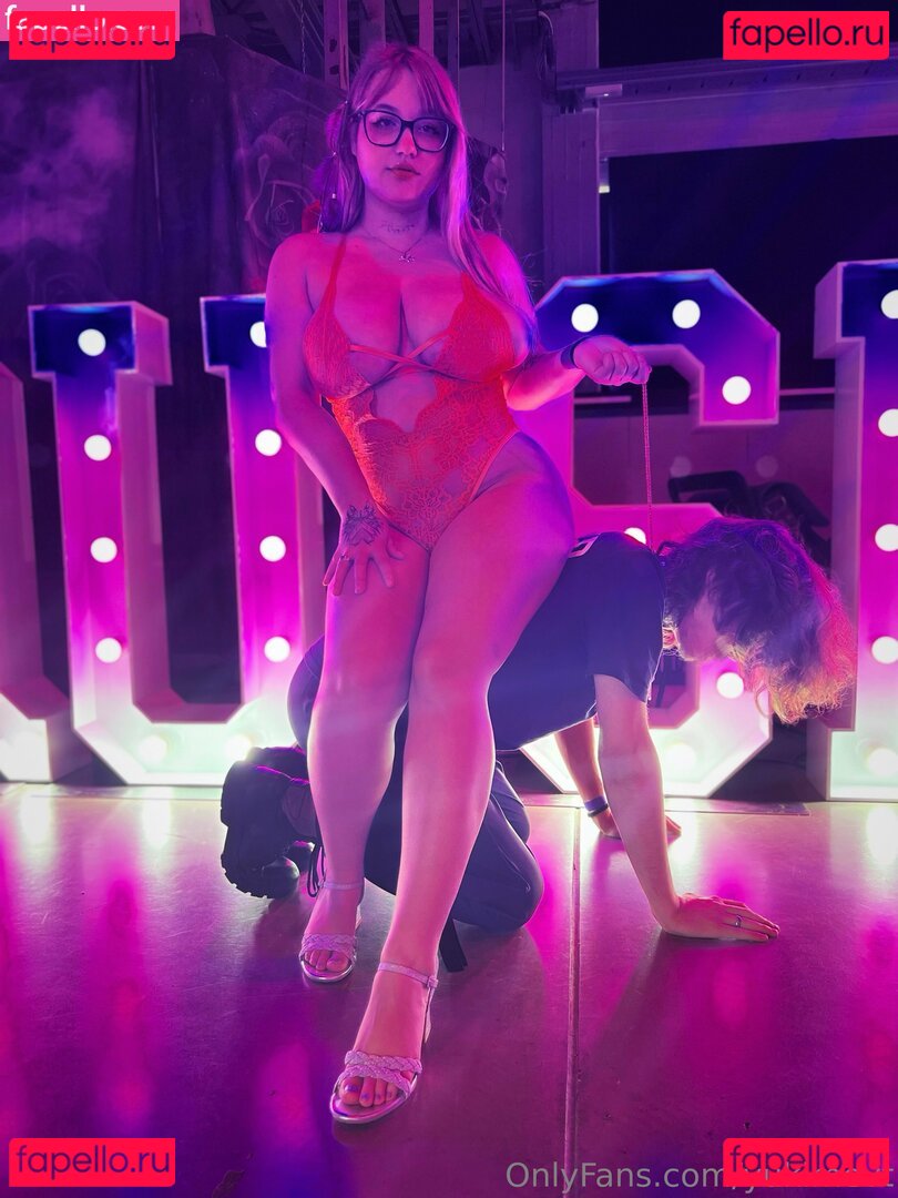 yukimevt / yukimi_cosplay Onlyfans Photo Gallery 