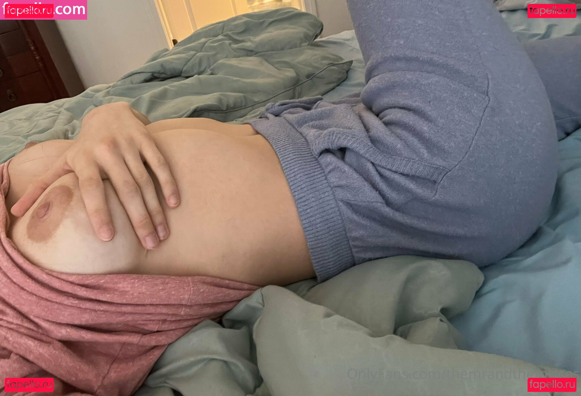 somethingceleste / themrandthemisses Onlyfans Photo Gallery 