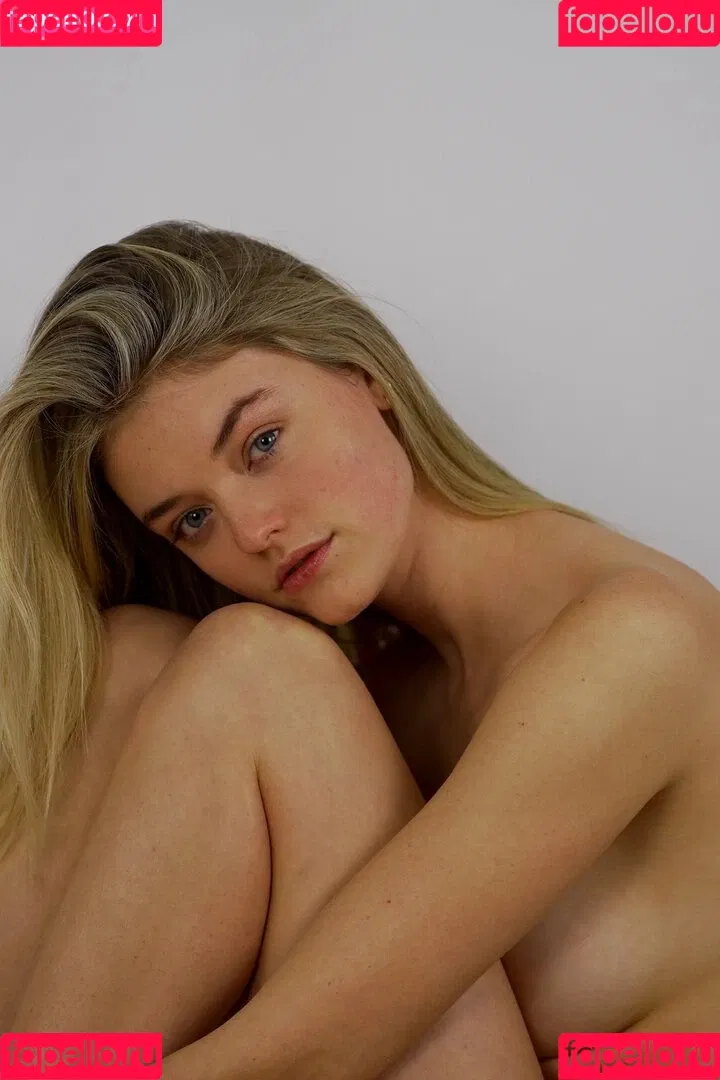 Willow Hand Onlyfans Photo Gallery 