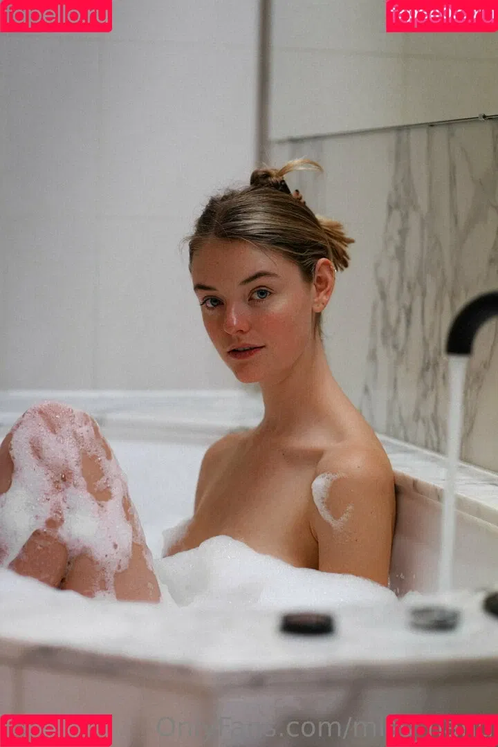 Willow Hand Onlyfans Photo Gallery 