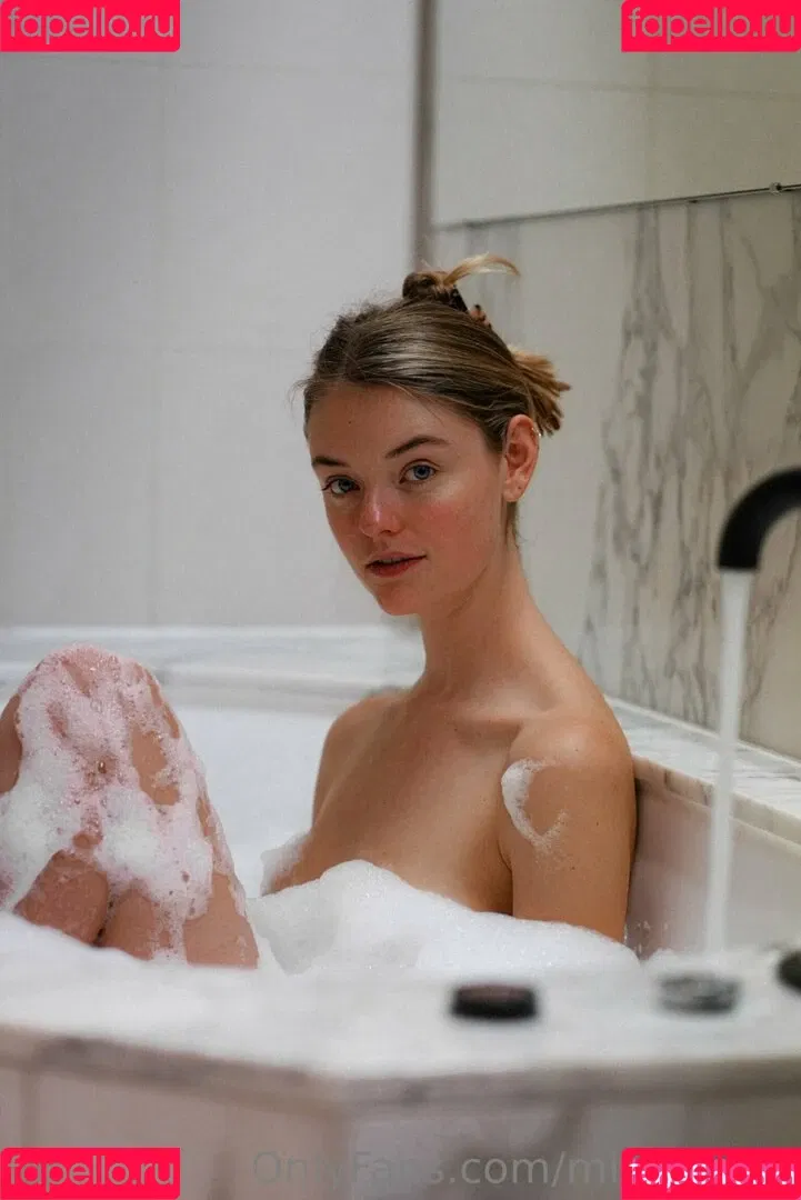 Willow Hand Onlyfans Photo Gallery 