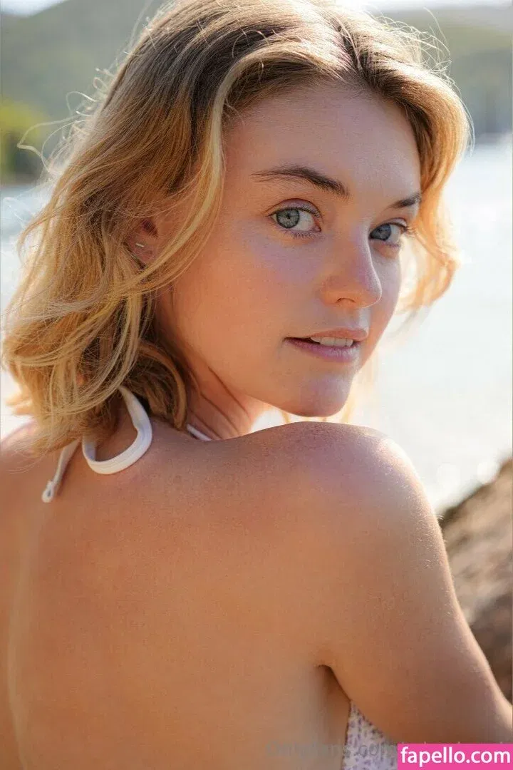 Willow Hand Onlyfans Photo Gallery 