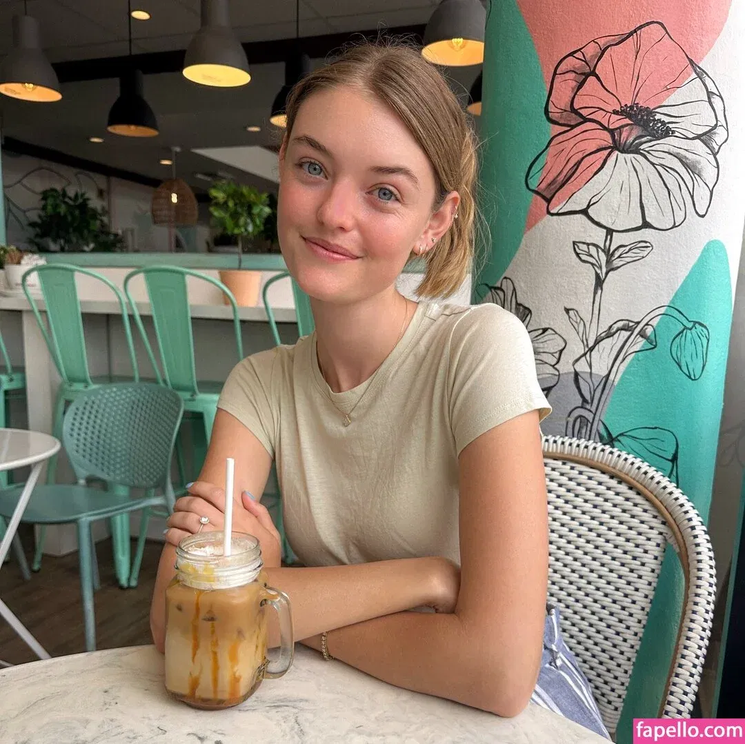 Willow Hand Onlyfans Photo Gallery 