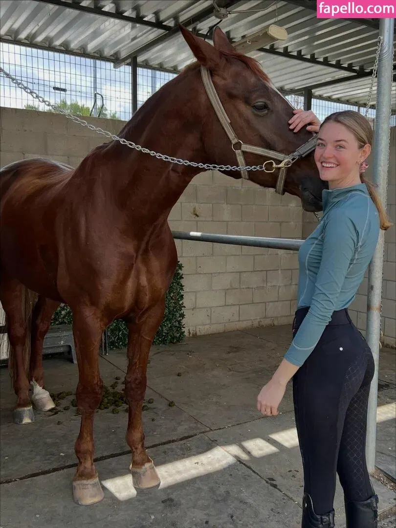 Willow Hand Onlyfans Photo Gallery 