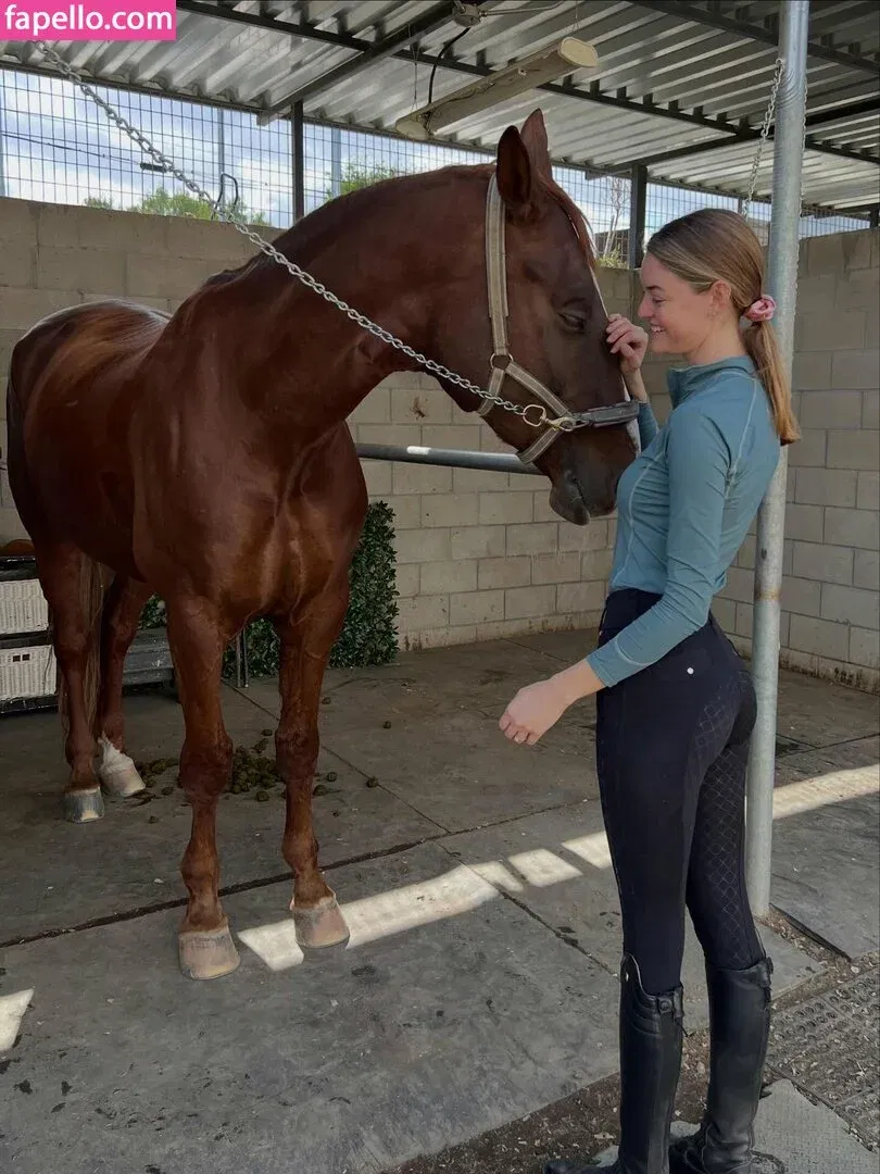 Willow Hand Onlyfans Photo Gallery 