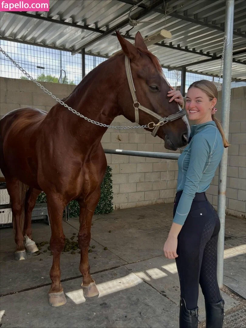 Willow Hand Onlyfans Photo Gallery 