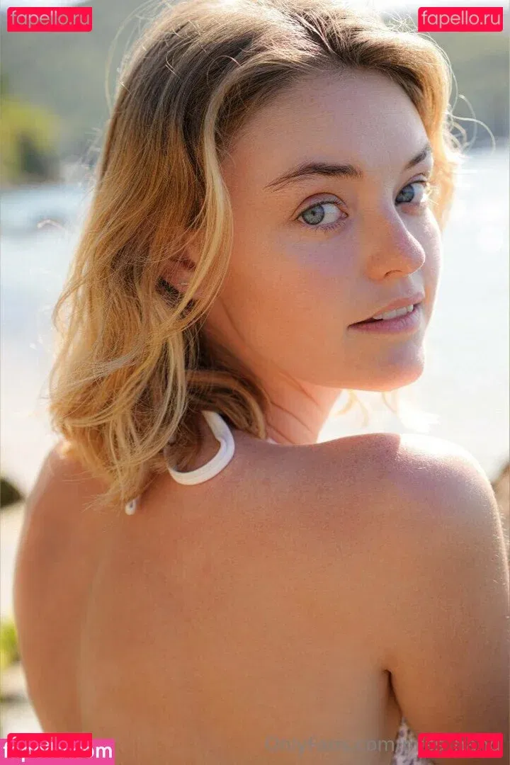 Willow Hand Onlyfans Photo Gallery 