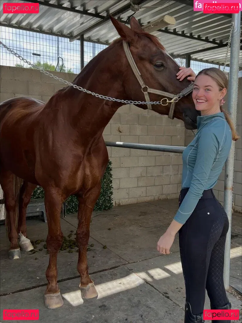 Willow Hand Onlyfans Photo Gallery 