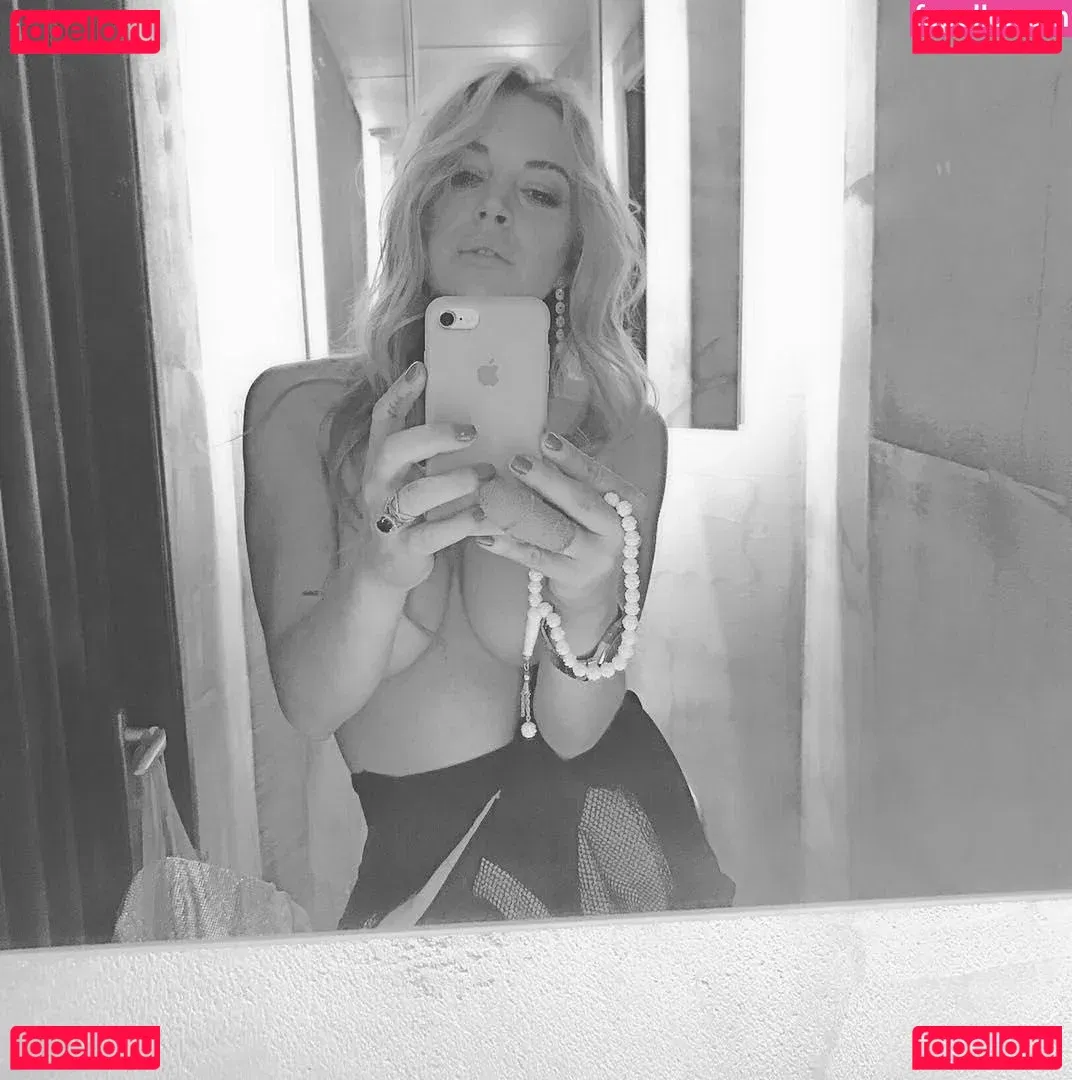 Lindsay Lohan Onlyfans Photo Gallery 