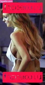 Lindsay Lohan Onlyfans Photo Gallery 