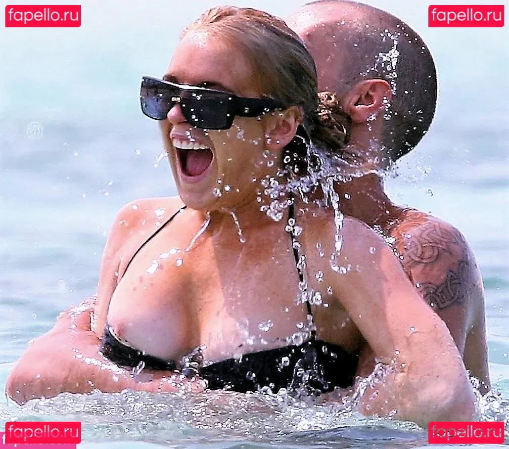 Lindsay Lohan Onlyfans Photo Gallery 