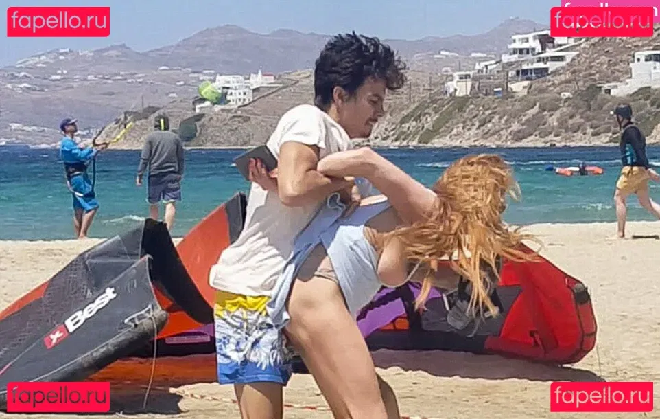 Lindsay Lohan Onlyfans Photo Gallery 