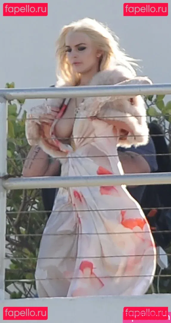 Lindsay Lohan Onlyfans Photo Gallery 