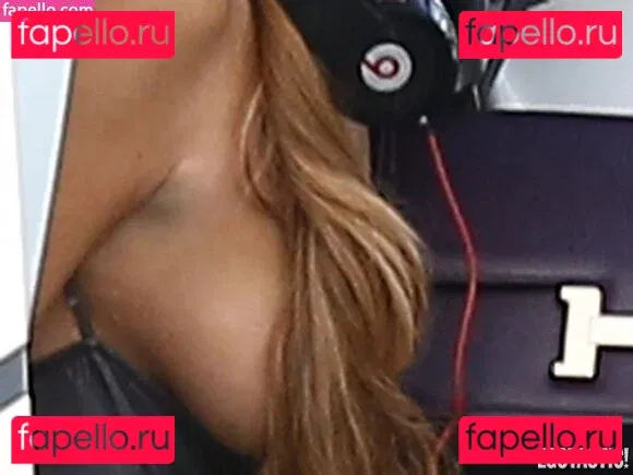 Lindsay Lohan Onlyfans Photo Gallery 