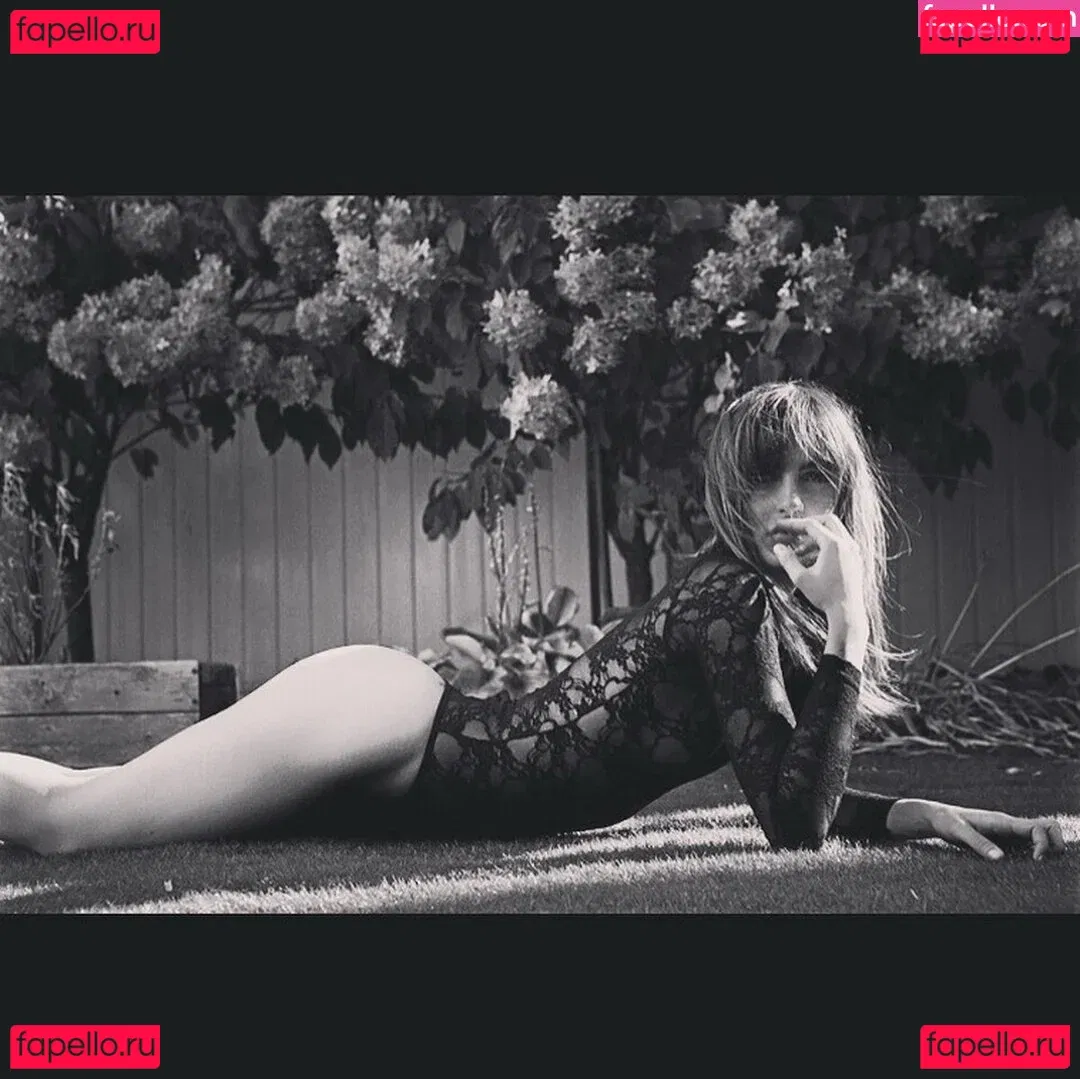 Lindsay Lohan Onlyfans Photo Gallery 