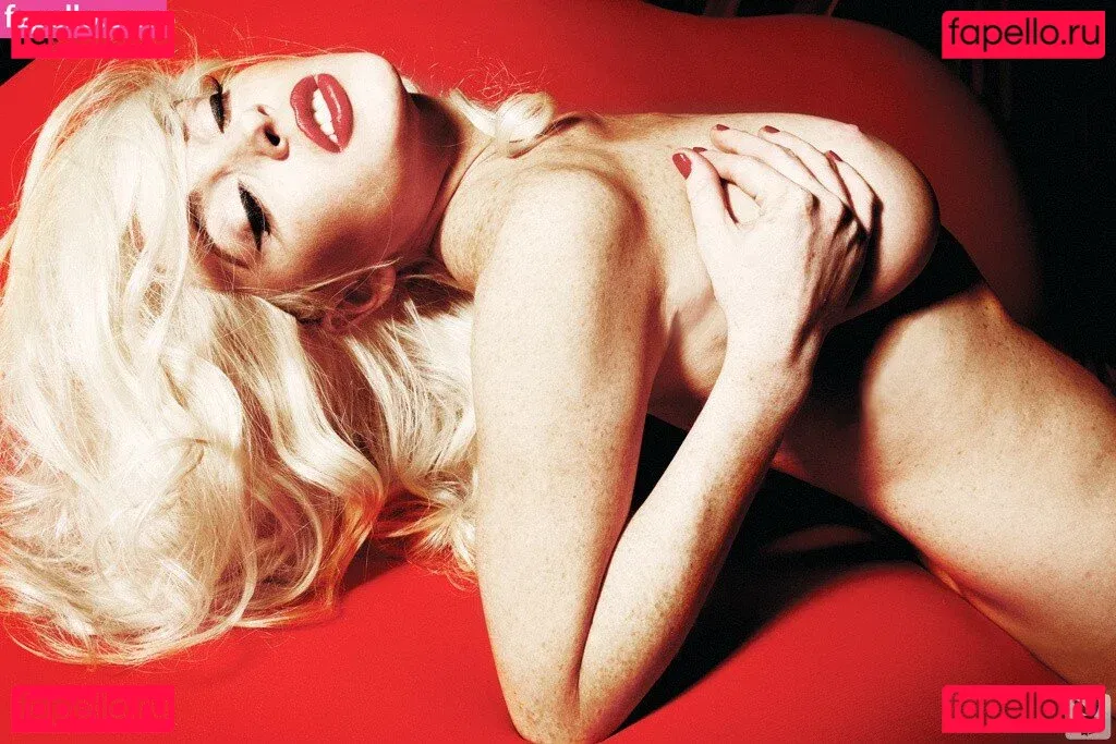 Lindsay Lohan Onlyfans Photo Gallery 