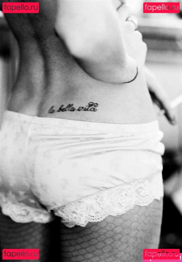 Lindsay Lohan Onlyfans Photo Gallery 