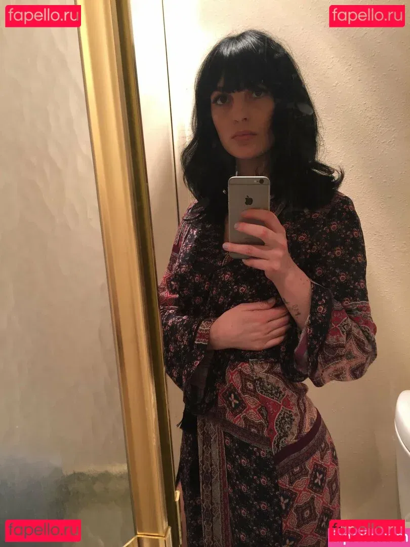 Lindsay Lohan Onlyfans Photo Gallery 