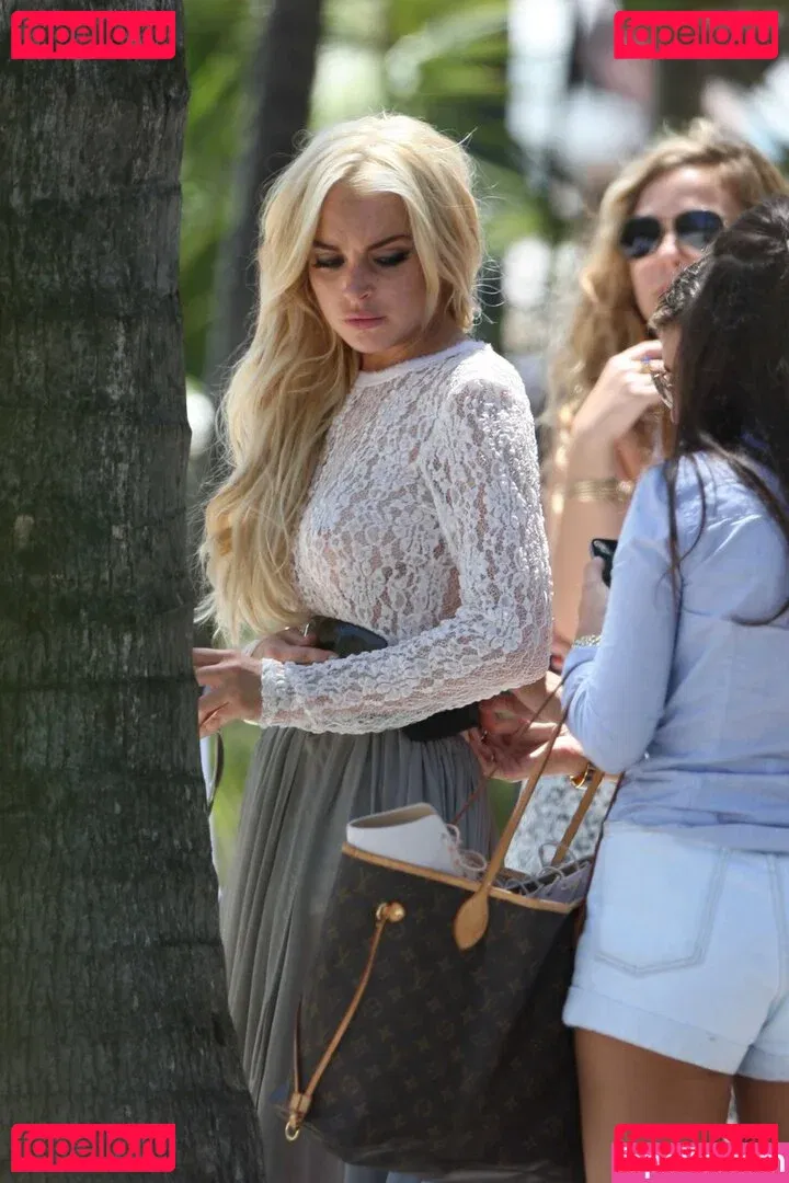 Lindsay Lohan Onlyfans Photo Gallery 