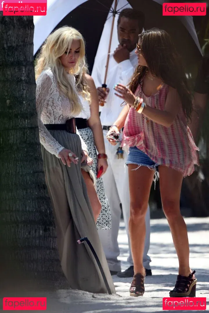 Lindsay Lohan Onlyfans Photo Gallery 