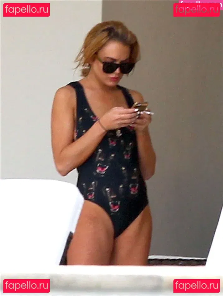 Lindsay Lohan Onlyfans Photo Gallery 
