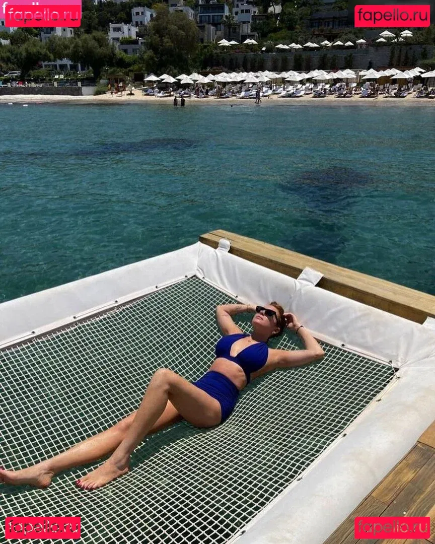 Lindsay Lohan Onlyfans Photo Gallery 