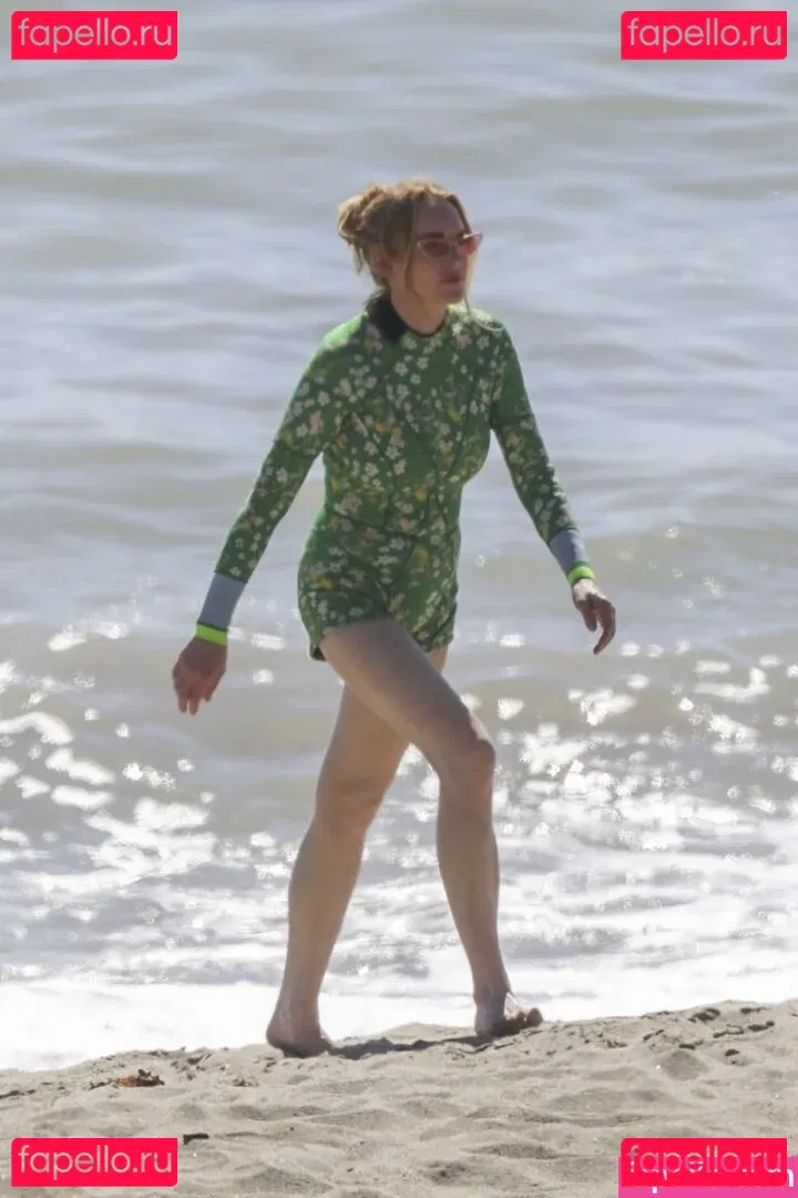 Lindsay Lohan Onlyfans Photo Gallery 