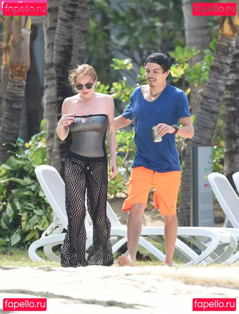 Lindsay Lohan Onlyfans Photo Gallery 