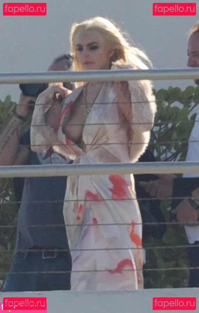 Lindsay Lohan Onlyfans Photo Gallery 