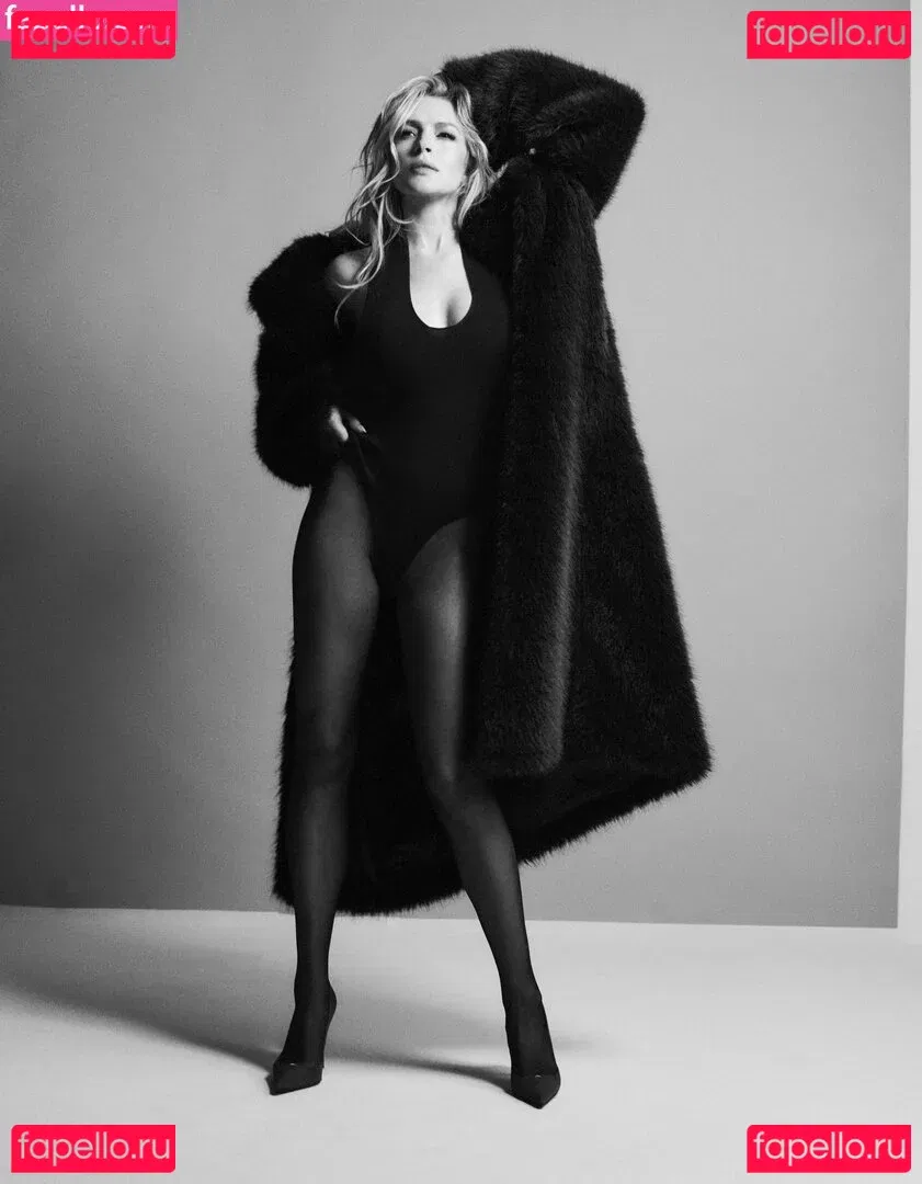 Lindsay Lohan Onlyfans Photo Gallery 