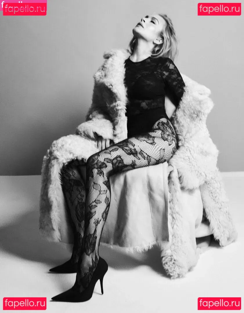 Lindsay Lohan Onlyfans Photo Gallery 