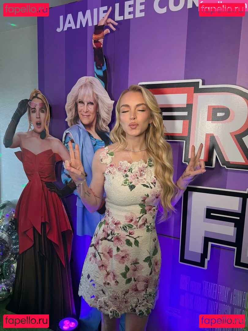 Lindsay Lohan Onlyfans Photo Gallery 