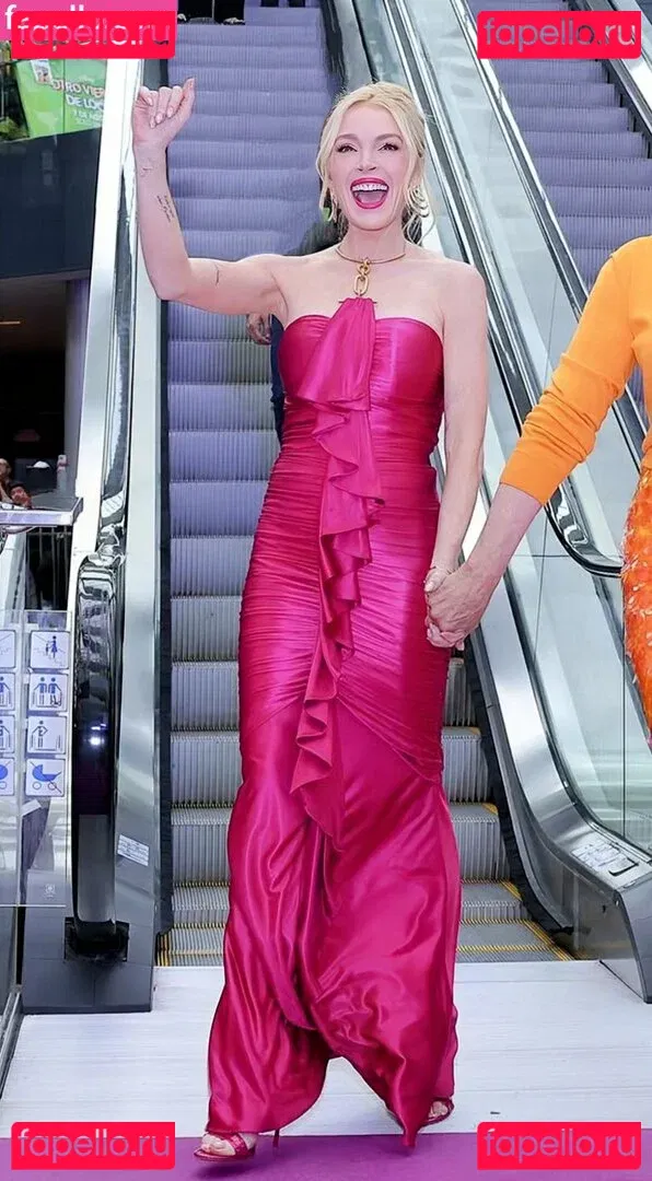 Lindsay Lohan Onlyfans Photo Gallery 