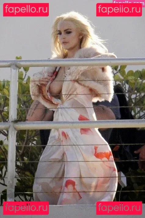 Lindsay Lohan Onlyfans Photo Gallery 