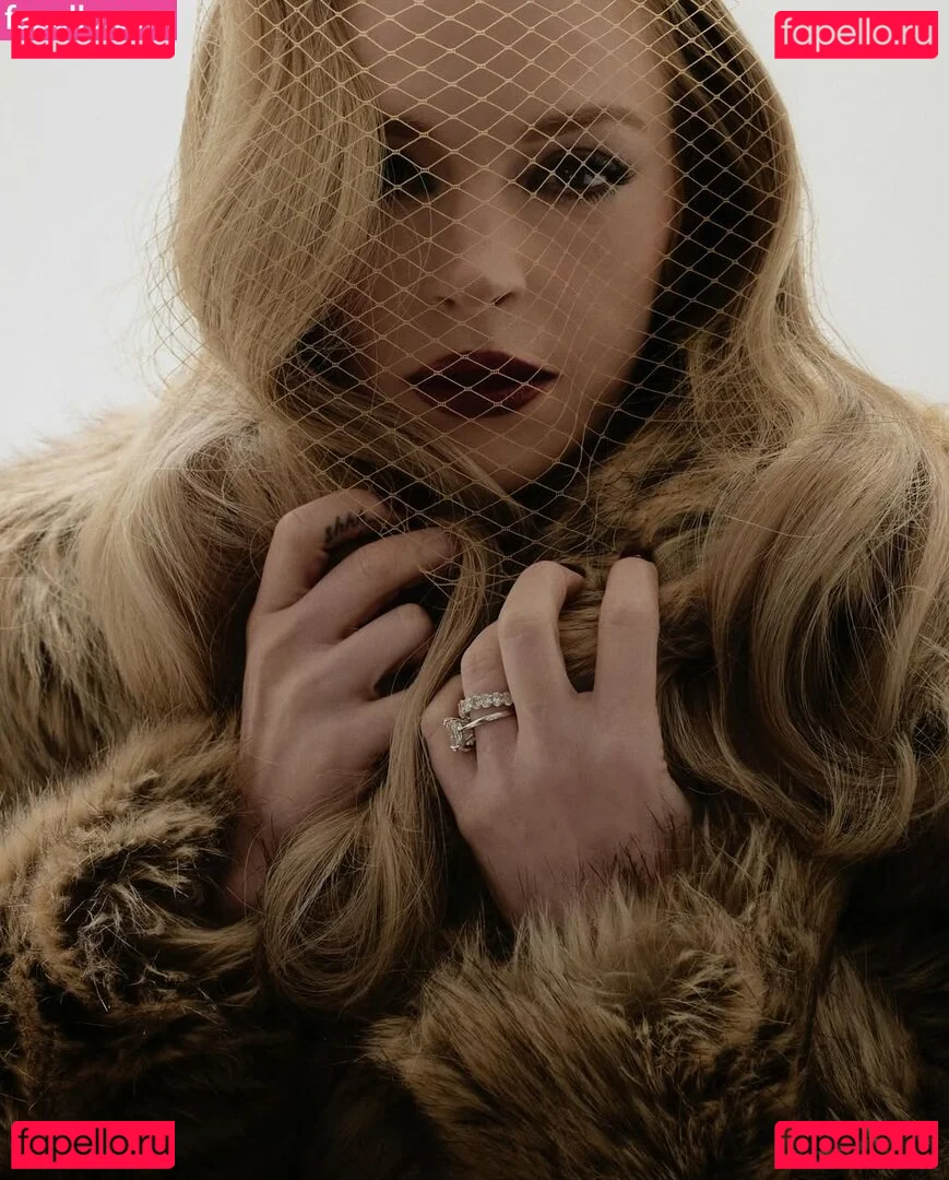 Lindsay Lohan Onlyfans Photo Gallery 